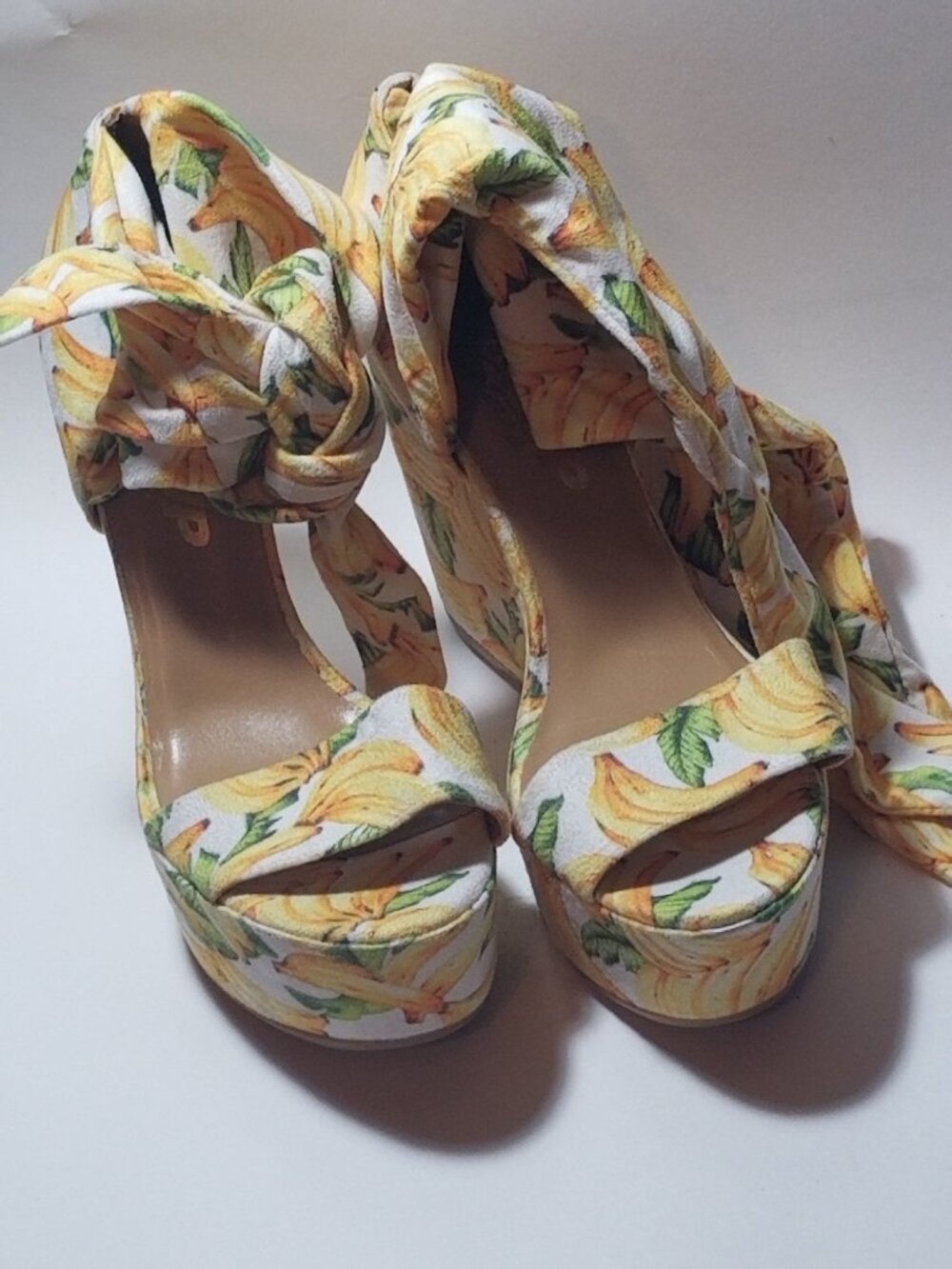 Banana Wedge sandals Heels Sz: 8.5 39 New